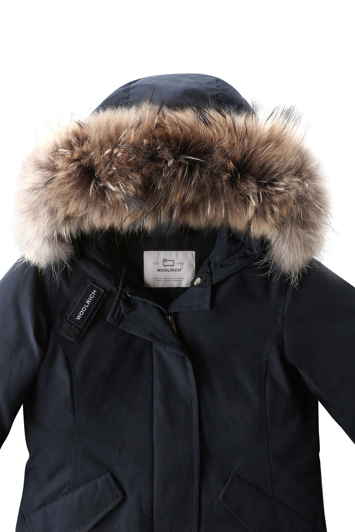 ViaMonte Shop | Woolrich kids giubbino Luxury Arctic Raccoon Parka blu bambina in tessuto Urban Touch